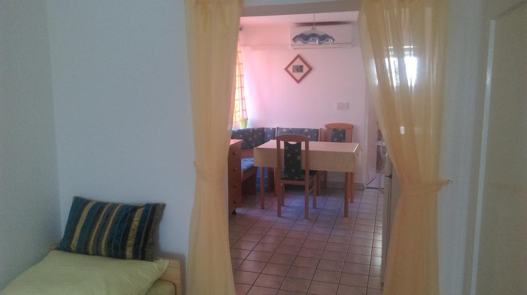 Studios Dolcek Krvavica Bagian luar foto